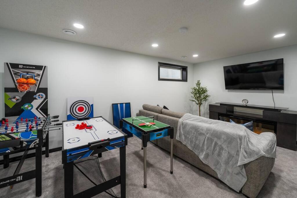 Modern By Airport Holiday home